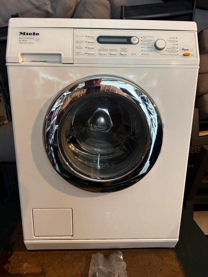 Miele wasmachine T8323 SoftCare System, Witgoed en Apparatuur, Wasmachines, Gebruikt, Voorlader, 6 tot 8 kg, 85 tot 90 cm, 1600 toeren of meer