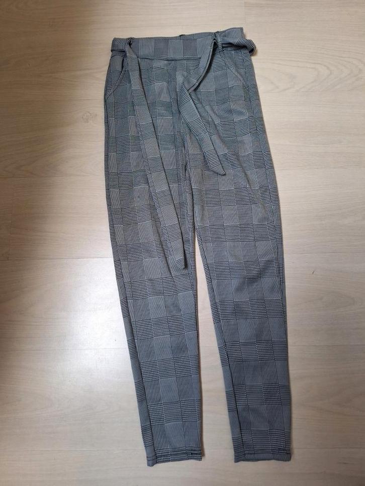 Grijs geruite jegging maat 38/40 met zakken en ceintuur, Kleding | Dames, Broeken en Pantalons, Zo goed als nieuw, Maat 38/40 (M)