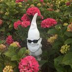 Tuinkabouter wit met zonnebril - 41cm - Tuindecoratie, Tuin en Terras, Ophalen of Verzenden, Nieuw, Kunststof, Tuinkabouter