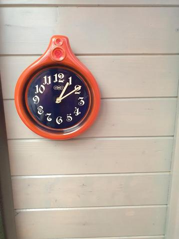 Vintage UWS Wandklok J70 - Oranje/Blauw beschikbaar voor biedingen