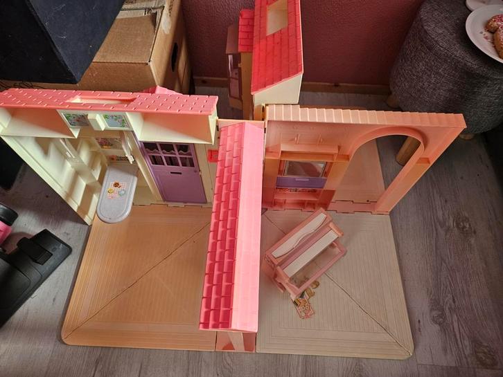 Barbie Huis en Accessoires en heel veel barbies, Kinderen en Baby's, Speelgoed | Poppenhuizen, Gebruikt, Poppenhuis, Ophalen of Verzenden