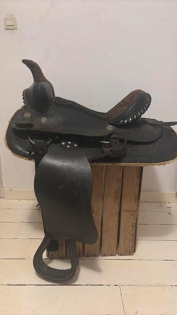 Western zadel beschikbaar voor biedingen