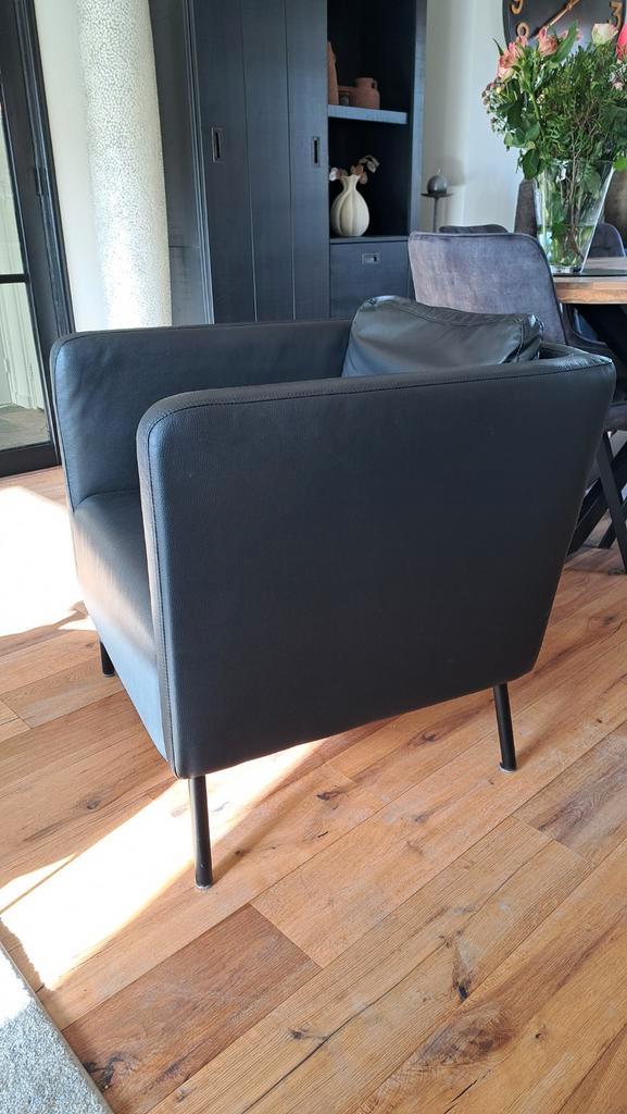Zwarte leren clubfauteuil in nieuwstaat, Huis en Inrichting, Fauteuils, Nieuw, Leer, 75 tot 100 cm, 75 tot 100 cm, Ophalen