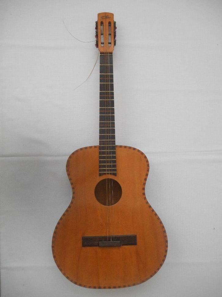 Gitaar akoestisch vintage Nederlands fabricaat Troubadour., Muziek en Instrumenten, Snaarinstrumenten | Gitaren | Akoestisch, Gebruikt
