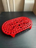 Rode Gietijzeren Onderzetter – Decoratief & Stevig, Huis en Inrichting, Woonaccessoires | Onderzetters, Ophalen of Verzenden, Zo goed als nieuw