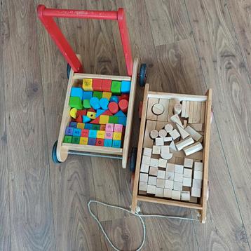 2 karren met hout( stapel) blokjes. Diverse modellen. beschikbaar voor biedingen