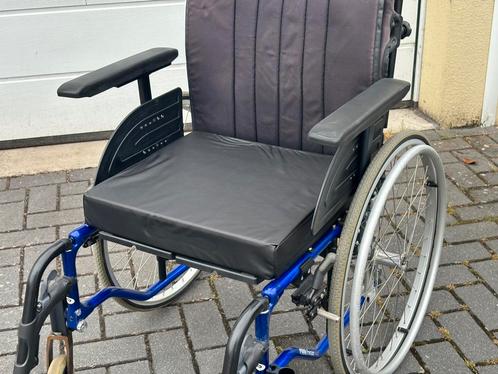 Rea Focus compleet verstelbare Rolstoel nieuw rond de €2500, Diversen, Rolstoelen, Zo goed als nieuw, Handbewogen rolstoel, Inklapbaar