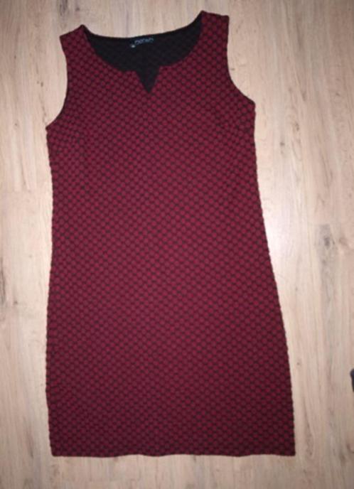 Bordeaux Rood met Zwarte Jurk Norah (36), Kleding | Dames, Jurken, Zo goed als nieuw, Maat 36 (S), Rood, Knielengte, Ophalen of Verzenden