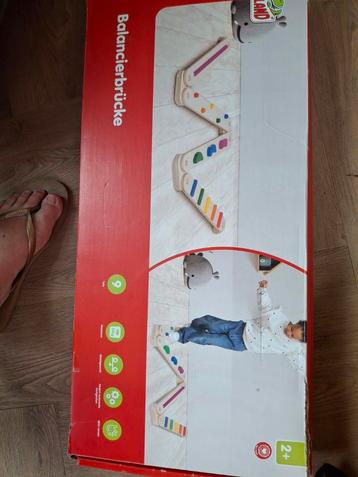 Playland balanceerplanken beschikbaar voor biedingen