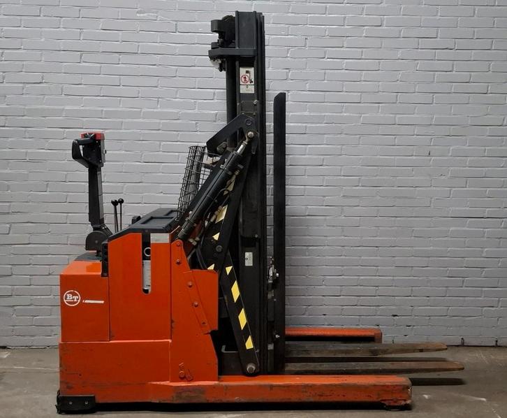 Palletheffer / reachtruck BT (toyota) triplo en vrije hef, Doe-het-zelf en Verbouw, Palletwagens en Pompwagens, Ophalen