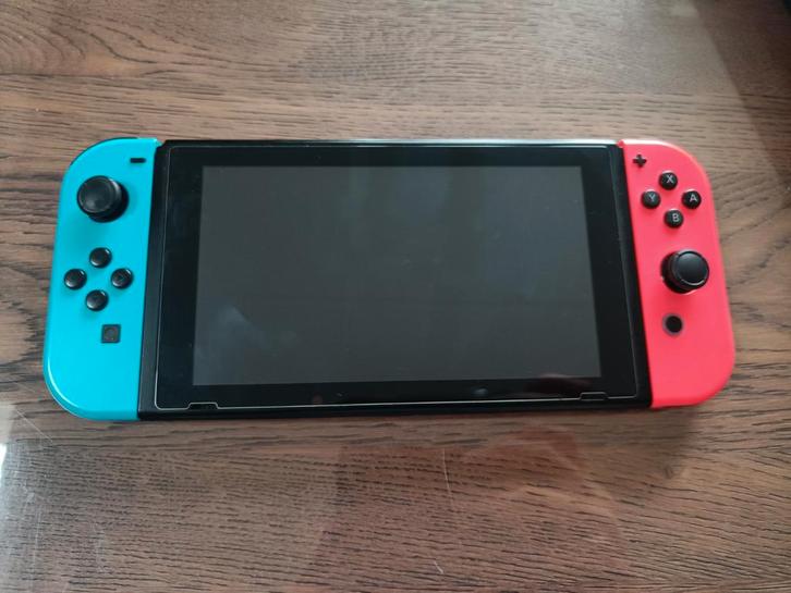 Nintendo Switch + Case & games (Hall Effect Joycons), Spelcomputers en Games, Spelcomputers | Nintendo Switch, Gebruikt, Switch 2019 Upgrade