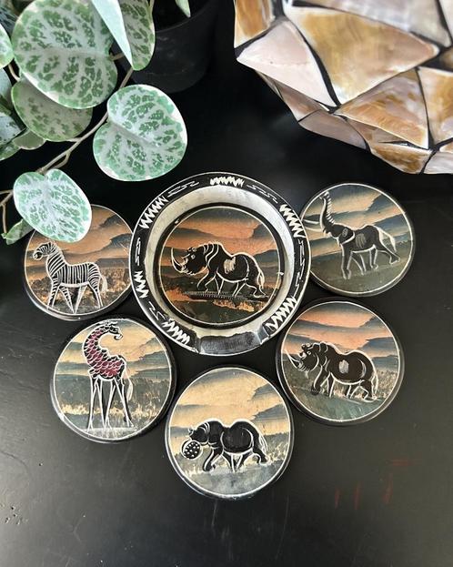 Onderzetters african animals speksteen vintage, Huis en Inrichting, Woonaccessoires | Onderzetters, Gebruikt, Glas of Kopje, Ophalen of Verzenden