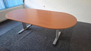 Bureau beschikbaar voor biedingen