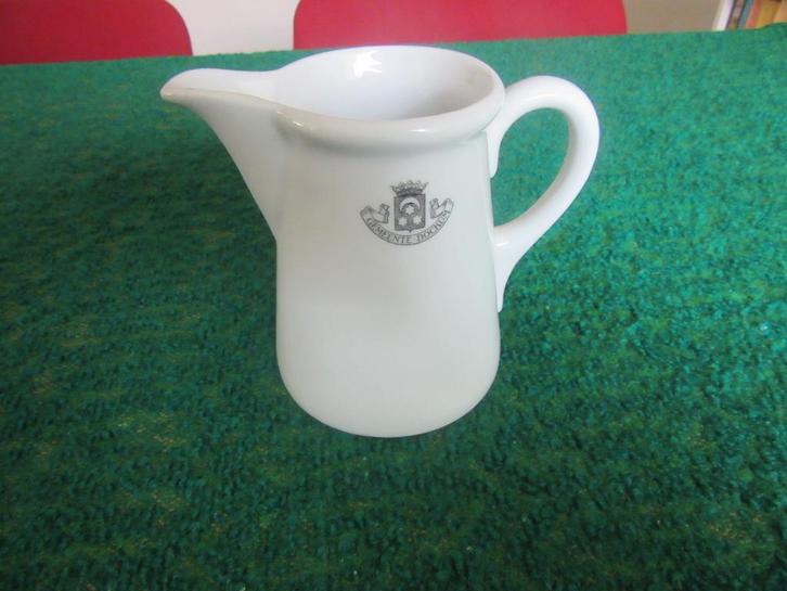 MOSA kan schenkkan van Gemeente Dockum (Dokkum) met logo, Huis en Inrichting, Keuken | Servies, Zo goed als nieuw, Overige typen