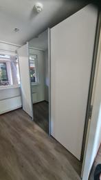 Mooie wit kledingkast 240cm. Leveren en monteren mogelijk, Ophalen of Verzenden, Zo goed als nieuw, 200 cm of meer, X