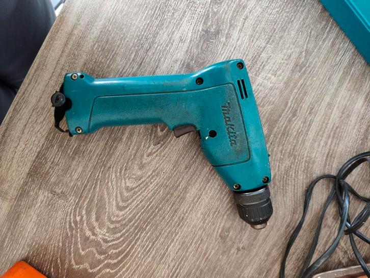 Makita 6012D 10mm 2-Speed Accuboormachine, Doe-het-zelf en Verbouw, Gereedschap | Boormachines, Gebruikt, Boor- en Schroefmachine