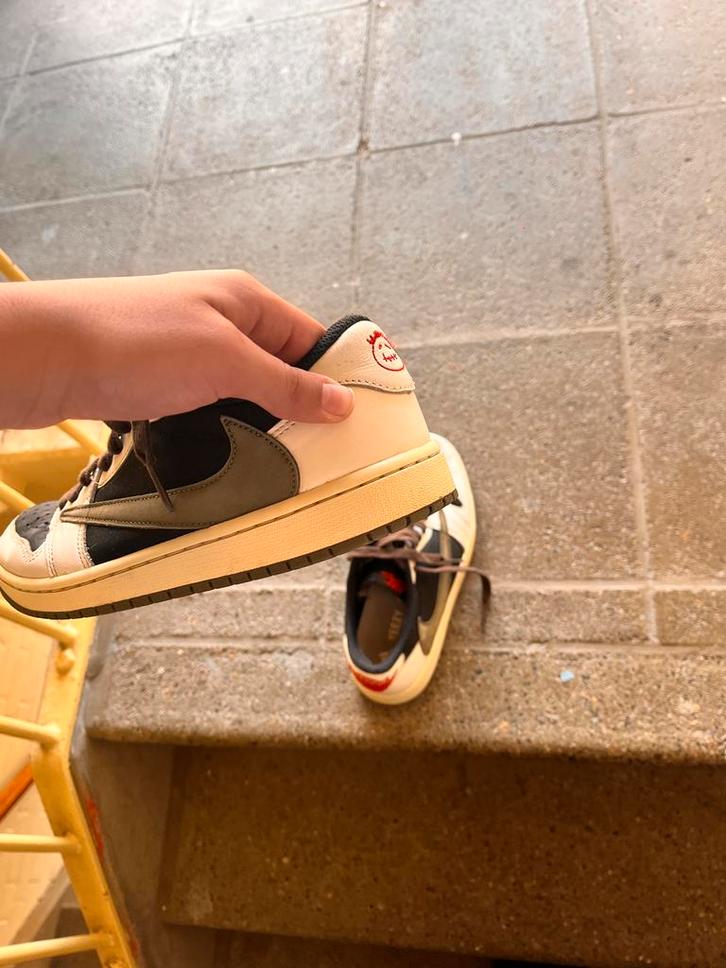 Travis Scott Air Jordan 1 Low - Olive, Kleding | Heren, Schoenen, Gedragen, Sneakers of Gympen, Zwart, Ophalen