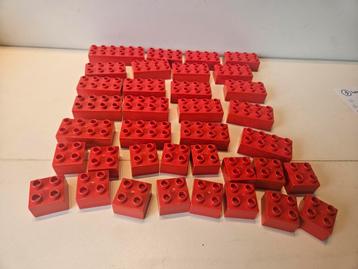 Lego Duplo 36 Rode Bouwblokken beschikbaar voor biedingen