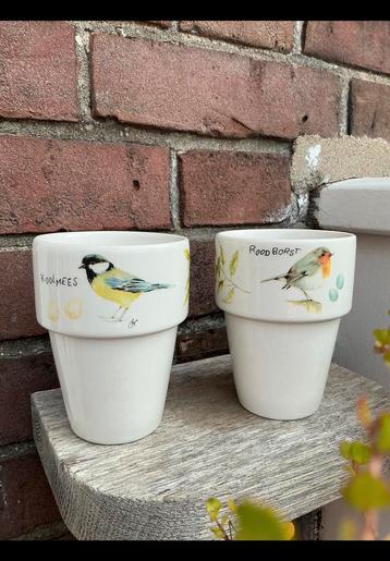 Twee kommen / kom v Jet ter Steege met koolmees & roodborst. beschikbaar voor biedingen