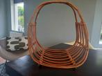 Krantenmand van rotan vintage, Huis en Inrichting, Woonaccessoires | Krantenbakken en Lectuurbakken, Ophalen of Verzenden, Zo goed als nieuw