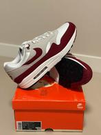 Nike Air Max 1 Stranger Things - Maat 47 Deadstock, Kleding | Dames, Ophalen of Verzenden, Nieuw, Rood, Sneakers of Gympen