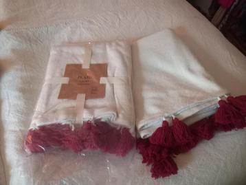 2 NIEUWE SPREIEN BEIGE MET KWASTEN-MAROKKAANSE STYLE beschikbaar voor biedingen