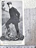 Fiets 1909: snelloper op 2 miniatuur fietsen, Verzenden, Voor 1940, Gebruikt, Overige onderwerpen