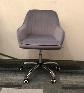 Bureaustoel, draaistoel met fluwelen bekleding beschikbaar voor biedingen