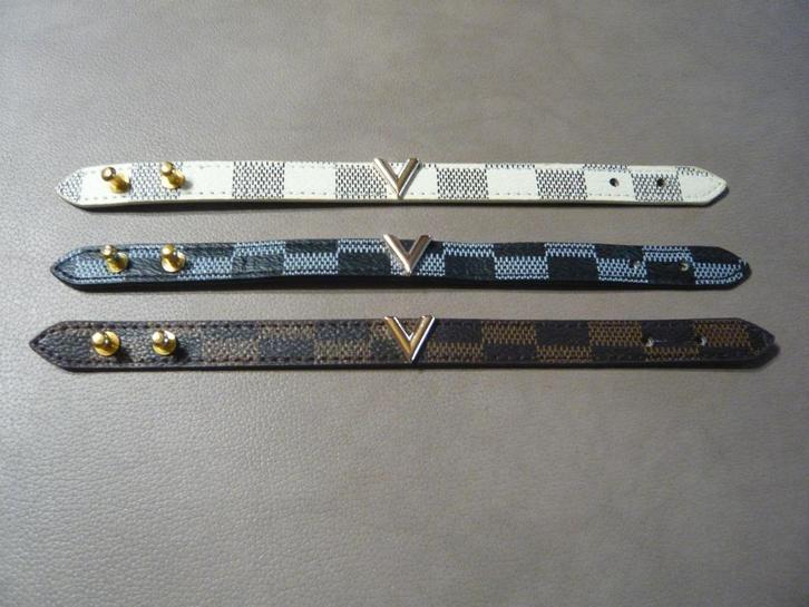 armband met V 18cm in wit blauw of bruin €5 p/st, Sieraden, Tassen en Uiterlijk, Armbanden, Nieuw, Overige materialen, Overige kleuren