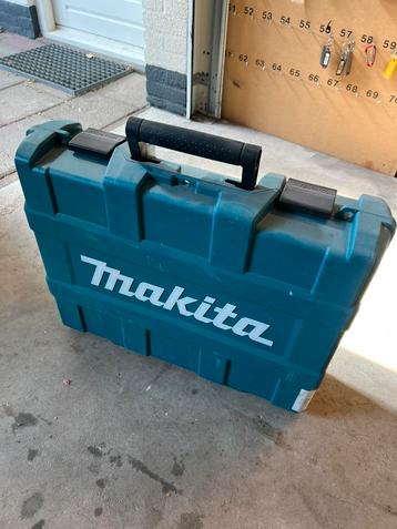 Makita DCG180zxk kitspuit koffer beschikbaar voor biedingen