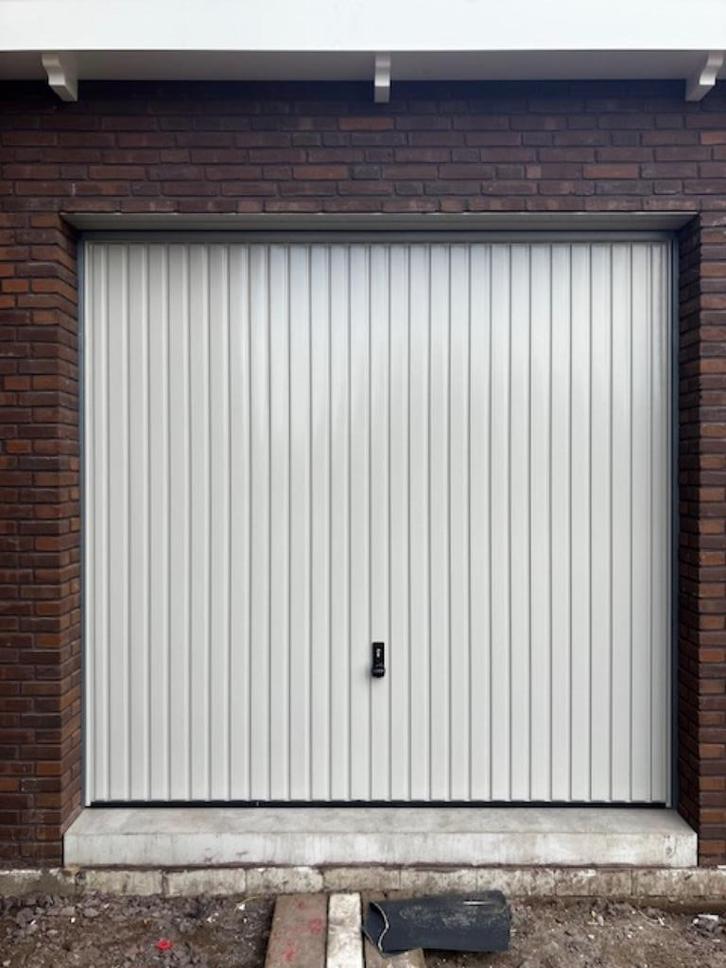Hörmann stalen kanteldeur garage, Doe-het-zelf en Verbouw, Deuren en Horren, Nieuw, Garagedeur, 215 cm of meer, 120 cm of meer