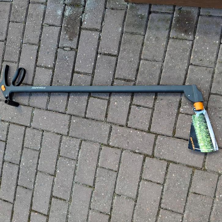 Fiskar 360  graskantenschaar op steel, Tuin en Terras, Hand-tuingereedschap, Zo goed als nieuw, Overige soorten, Ophalen