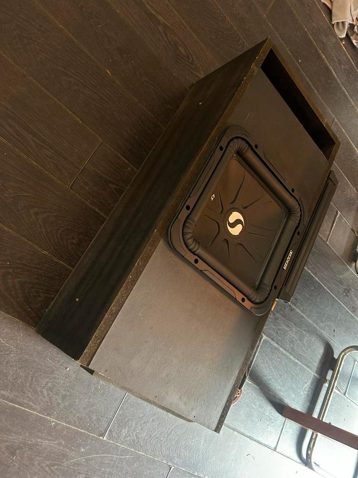 Kicker L3 Subwoofer met Kist & Versterker - Plug & Play, Auto diversen, Autospeakers, Gebruikt, Ophalen of Verzenden