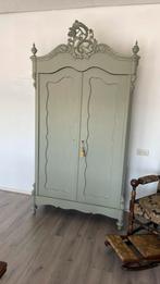 Biedermeier kuif kast, Ophalen