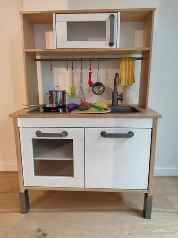 IKEA DUKTIG speelkeuken inclusief toebehoren beschikbaar voor biedingen