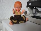 leuk schilpad popje 12 cm aangekleed m. slaapoogjes €15.00, Verzamelen, Poppen, Ophalen of Verzenden, Zo goed als nieuw, Pop