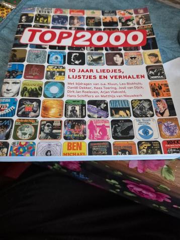 Top 2000 Boek - 10 Jaar Liedjes, Lijstjes & Verhalen beschikbaar voor biedingen