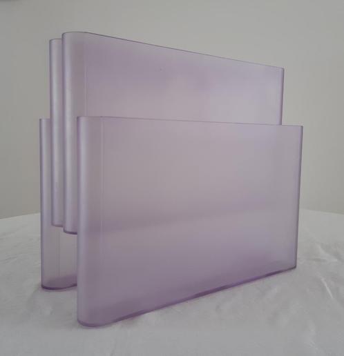 Kartell Giotto Stoppino tijdschrifthouder-lectuurbak, Huis en Inrichting, Woonaccessoires | Krantenbakken en Lectuurbakken, Zo goed als nieuw