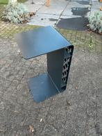 Mooie bijzettafel voor naast de bank, Minder dan 55 cm, Metaal of Aluminium, Zo goed als nieuw, Rechthoekig