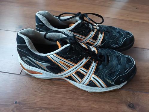 Asics volleybalschoenen sportschoenen gymschoenen maat 42.5, Sport en Fitness, Volleybal, Gebruikt, Schoenen, Ophalen of Verzenden