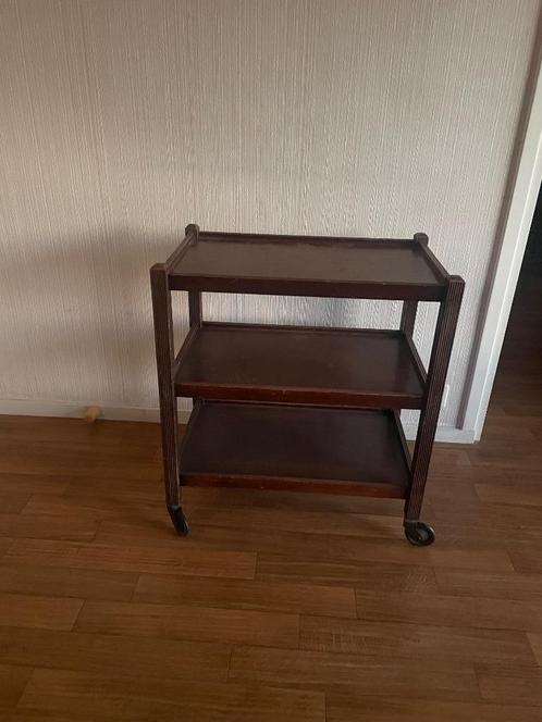 Theetafeltje op wieltjes (trolley) met drie bladen, Huis en Inrichting, Bureaus, Gebruikt, Met wielen, Ophalen