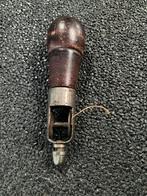 Antieke naaipriem met houten handvat, Antiek en Kunst, Antiek | Gereedschap en Instrumenten, Ophalen