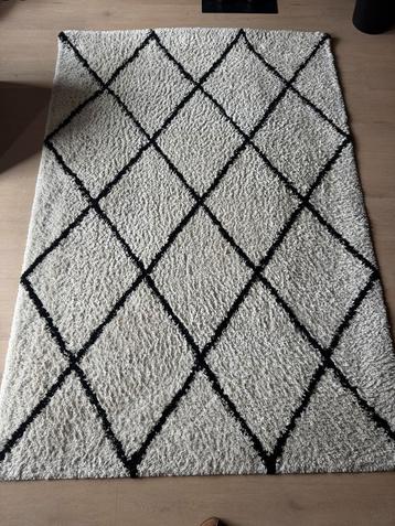 Vloerkleed wit/zwarte ruit 230x160 beschikbaar voor biedingen