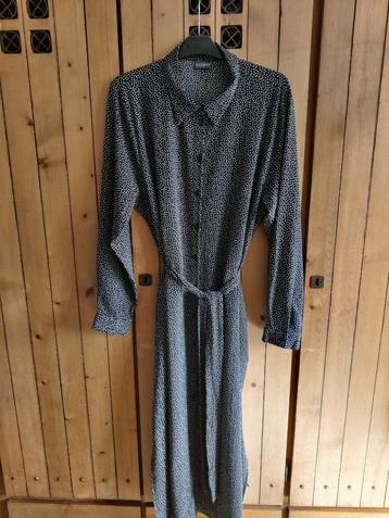 Doorknoopjurk NIEUW, maat XL beschikbaar voor biedingen