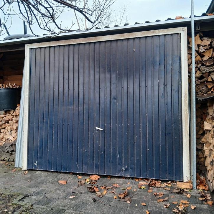Garage kanteldeur, Doe-het-zelf en Verbouw, Deuren en Horren, Gebruikt, Garagedeur, 215 cm of meer, 120 cm of meer, Metaal, Ophalen of Verzenden