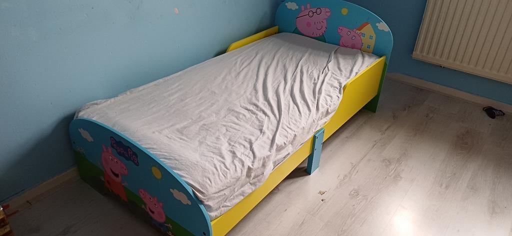 Peuterbed met Peppa Pig thema, Ophalen, Gebruikt, 70 tot 85 cm, Lattenbodem