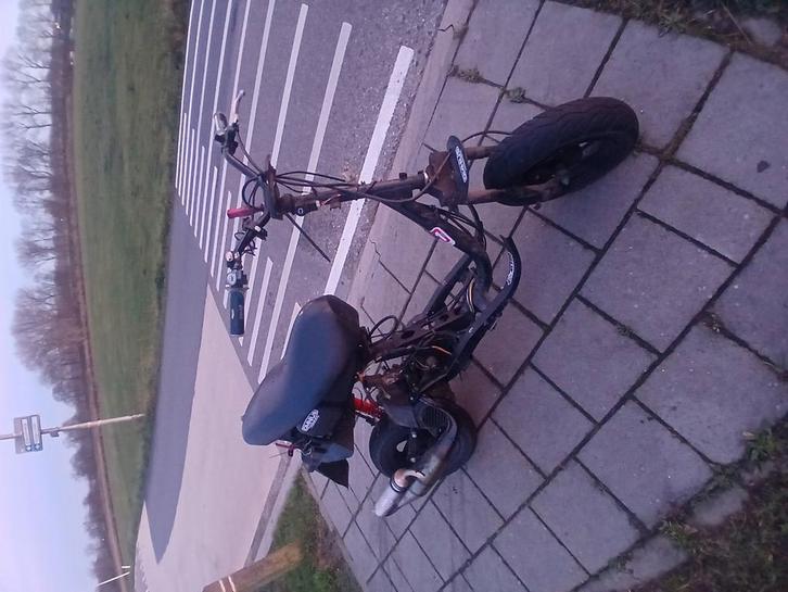 Peugoet zenith 70cc, Fietsen en Brommers, Brommers | Tomos, Zo goed als nieuw, Standard, Ophalen of Verzenden