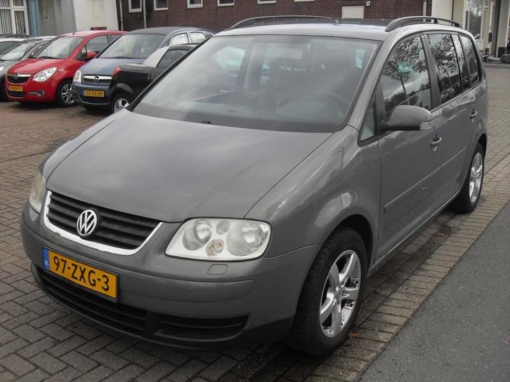 Volkswagen Touran apk 5.26 1.6-16V FSI Trendl. airco, Auto's, Volkswagen, Te koop, Touran, ABS, Airbags, Airconditioning, Alarm