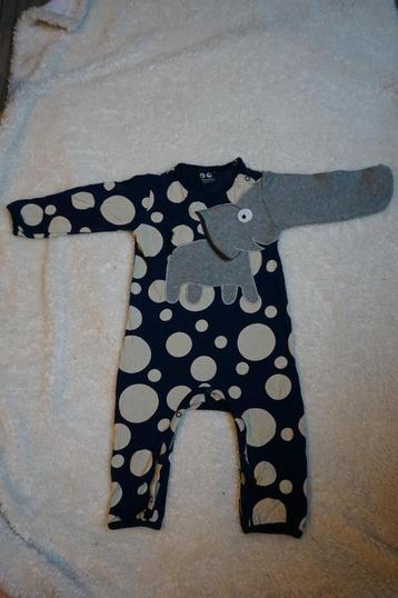 pakje met olifant merk Ubang 12 maanden beschikbaar voor biedingen