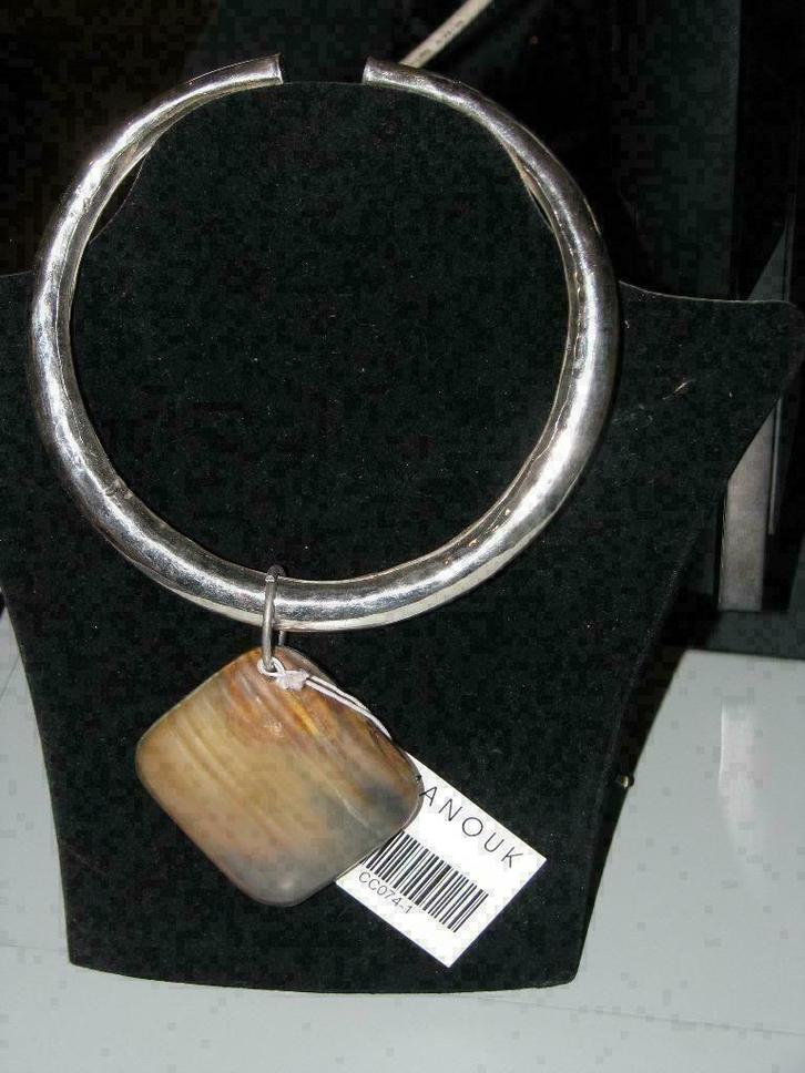 Ketting van Manouk zilver met een vierkante hanger., Sieraden, Tassen en Uiterlijk, Kettingen, Nieuw, Roze, Ophalen of Verzenden